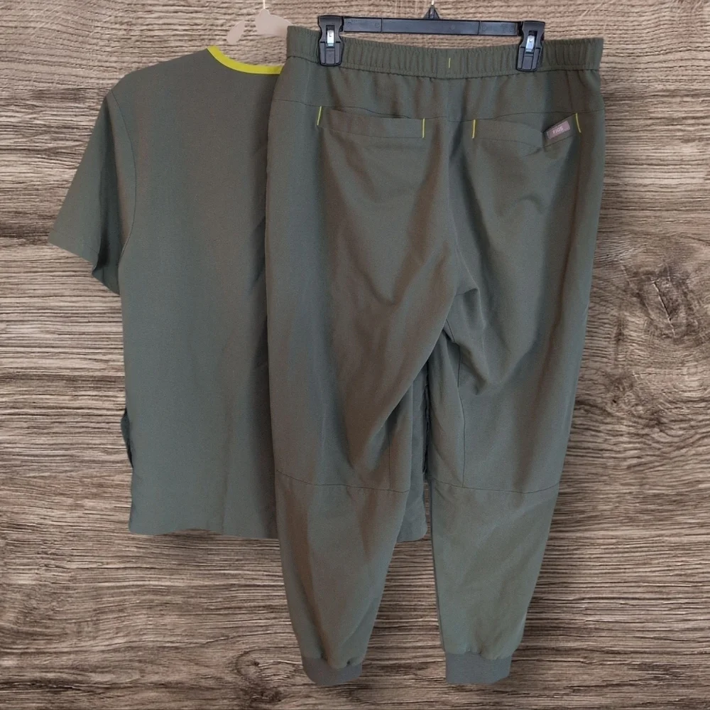 Figs Mens Moss Scrub Set